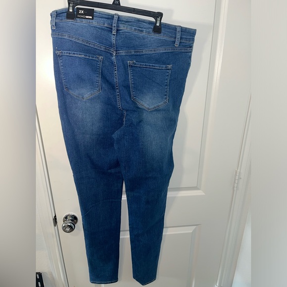 Fashion Nova Plus High Waisted Skinny Jeans Blue Washed Stretch NWT Sz 2X Jeans - Picture 2 of 15